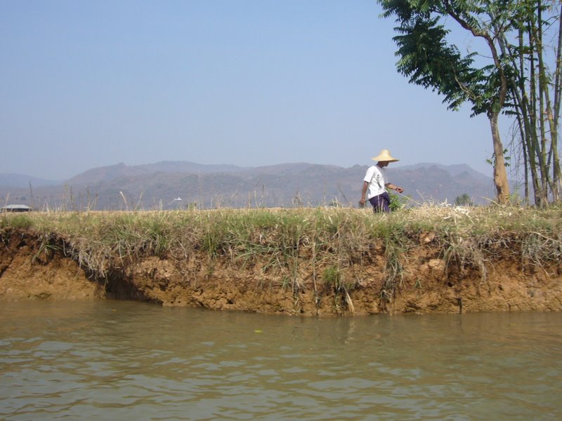 Travel - Myanmar - Inle Lake - First Boat Trip - Canals and floating villages